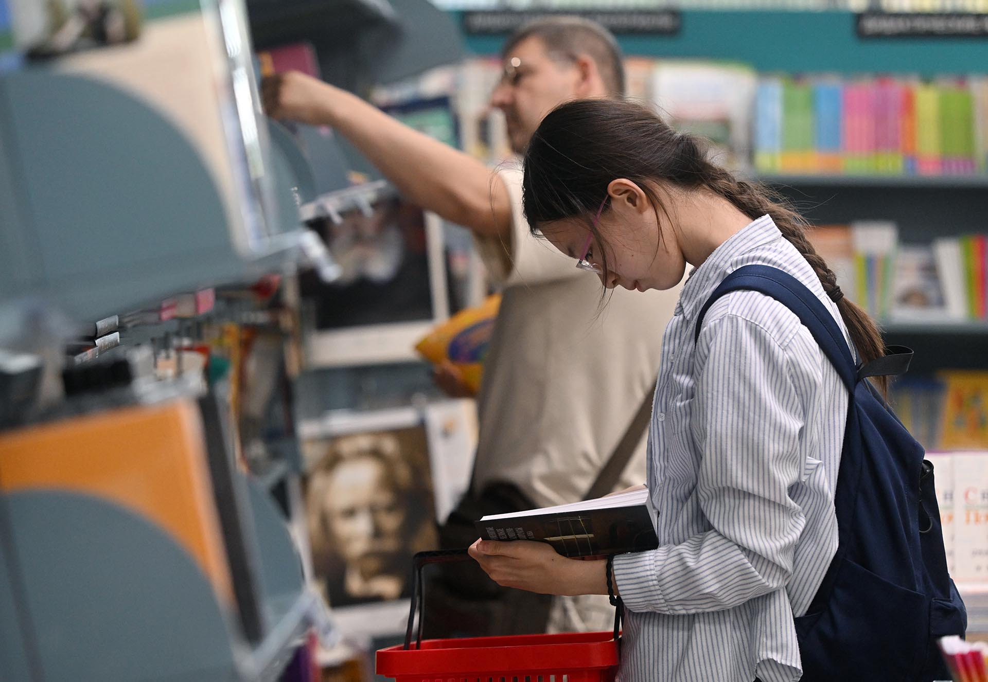 По каким национальным языкам в России составят школьные учебники?