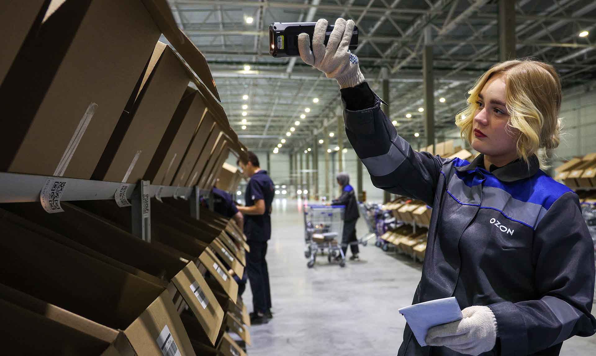 Сотрудница маркетплейса