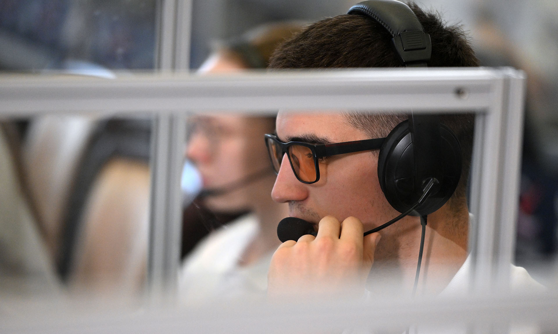 Роспотребнадзор запустил горячую линию для обращений граждан по вопросам защиты их потребительских прав