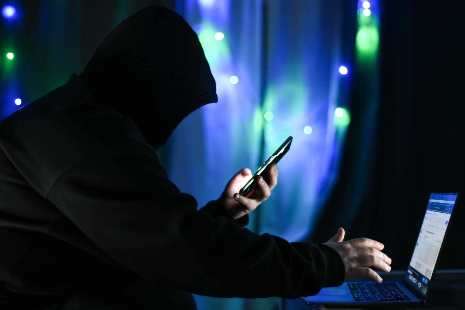 В МВД раскрыли мотивы мошенников, собирающих фотографии и записи голосов граждан России