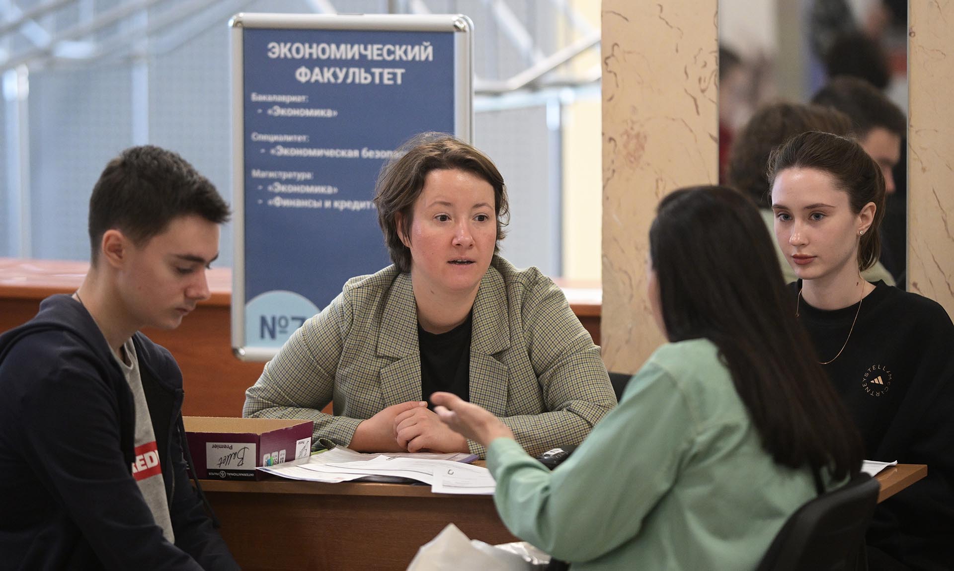 rabota-priemnoj-komissii-universitete 