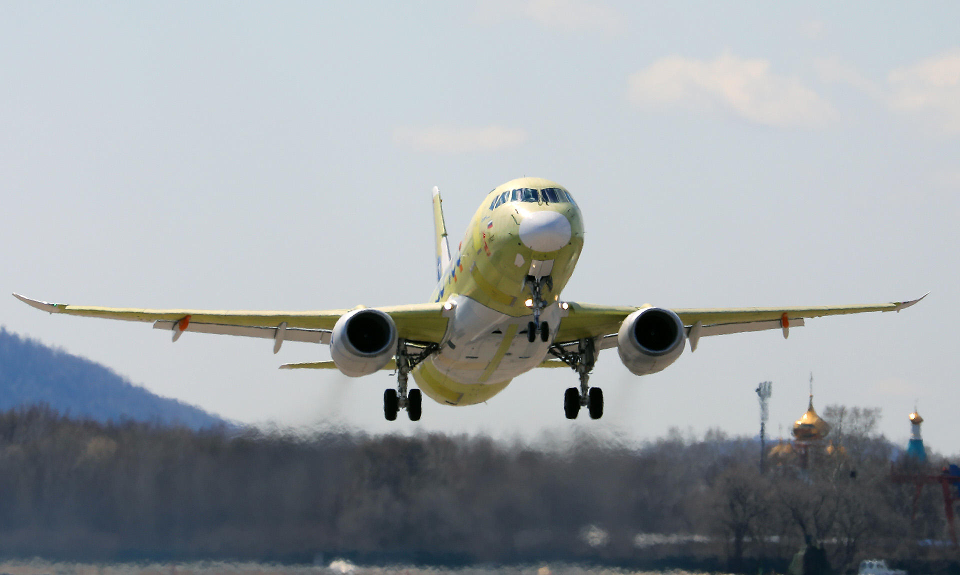 В 2026 году планируется начать серийное производство полностью отечественных самолётов SJ-100, МС-21 и Ил-114
