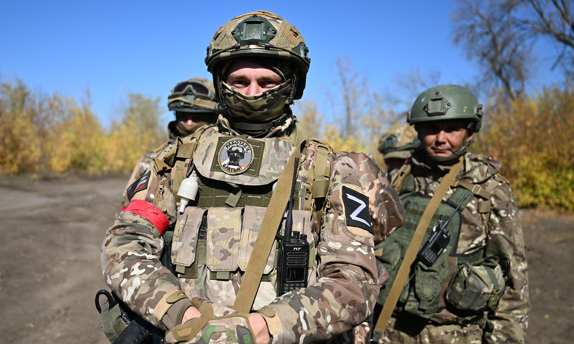 Теперь больше военнослужащих имеют право на ежемесячные выплаты, которые ранее предназначались только для контрактников