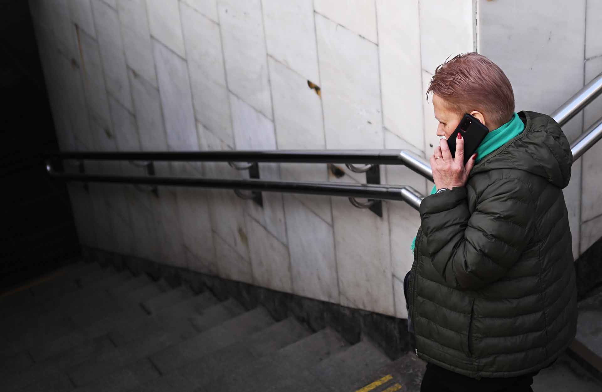 Как мошенники толкают людей на преступления?