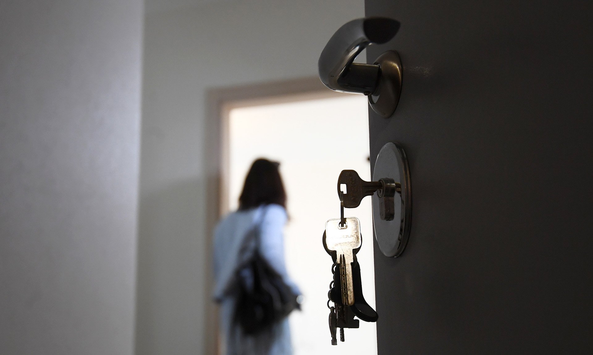 Как мошенники убеждают жертв продать квартиру?