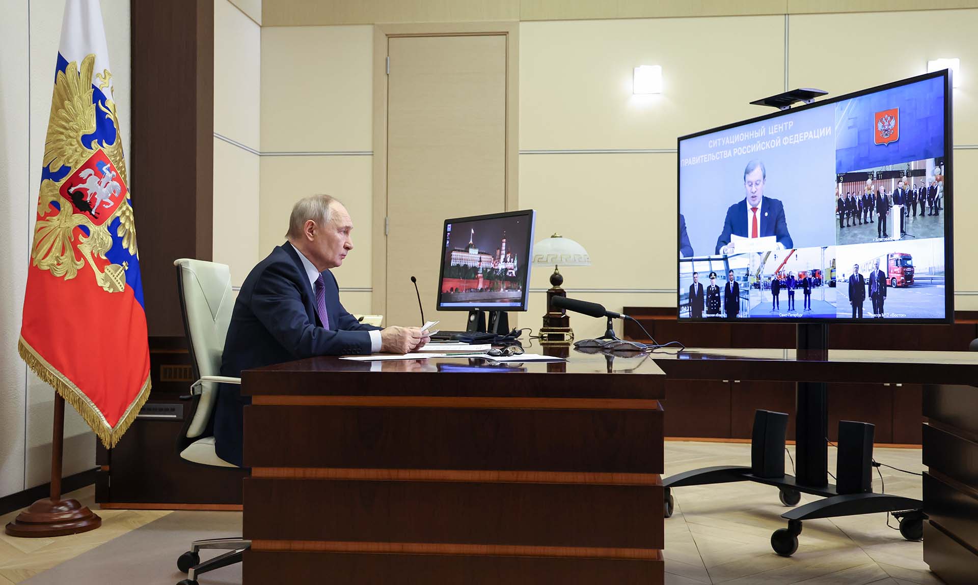 Путин запустил движение беспилотных грузовиков на трассе М-12 «Восток»