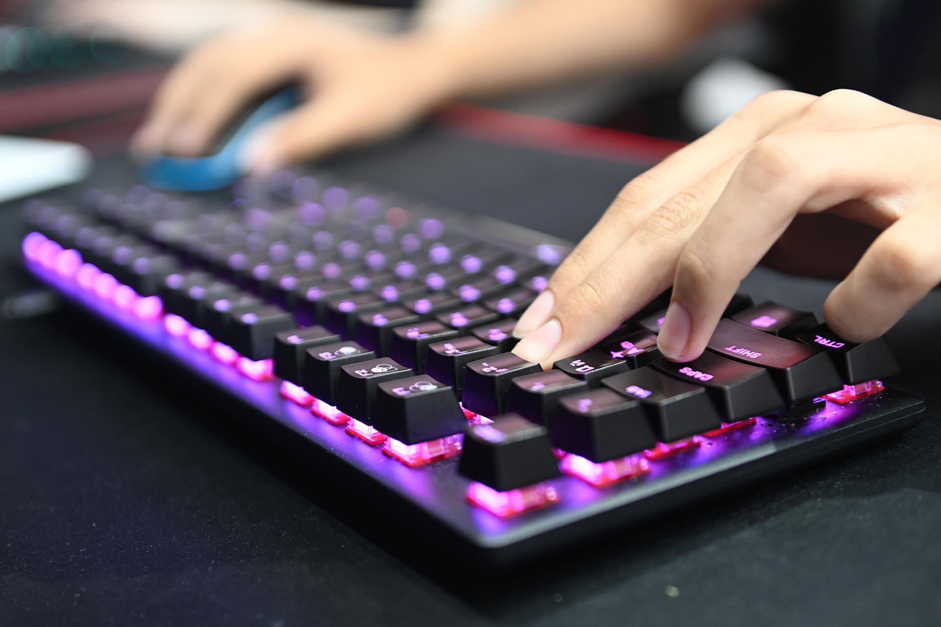 Как аферисты обманывают пользователей онлайн-игр?