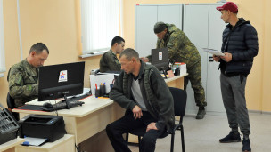 Военные мужчины 