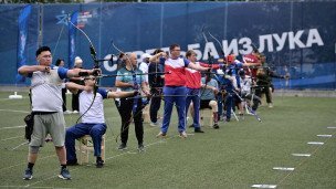 Участники турнира по стрельбе из лука