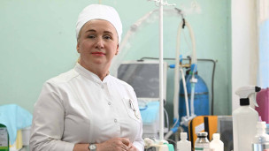 женщина медицинский работник