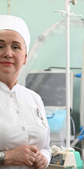 женщина медицинский работник