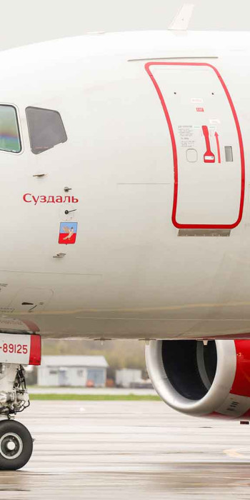 Самолет Sukhoi SuperJet 100