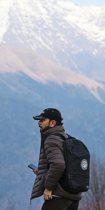 Турист в горах