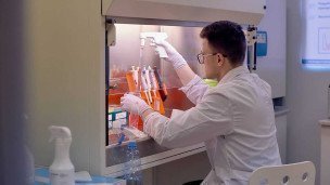 aspirant-v-laboratorii
