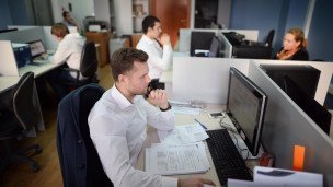 Сотрудники в офисе 