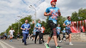 Спортсмены во время забега