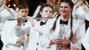 Музыканты Детского духового оркестра во время выступления