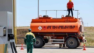 Цистерна на заправке