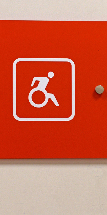 Опознавательный знак "Инвалид" 