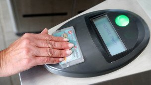 Социальная карта у турникета в метро 