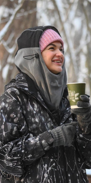 Горожане отдыхают в парке