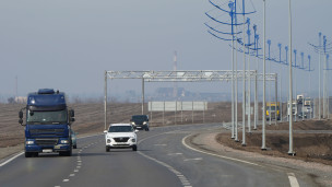 Автомобили на участке автомобильный трассы