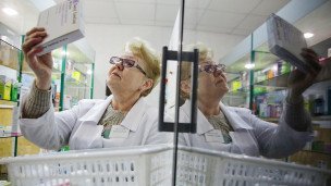 Фармацевт в аптеке