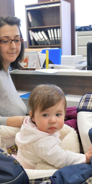 Женщина с ребенком 