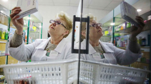 Фармацевт в аптеке