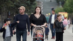 Mestnyye-zhiteli-vo-vremya-gulyaniy