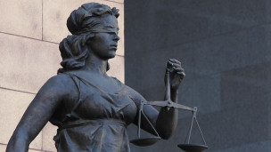 Статуя богини Фемиды