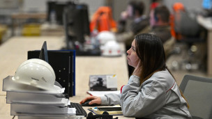 Сотрудница за работой 