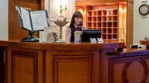 Ресепшн в отеле 