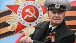 Ветеран ВОВ перед началом парада