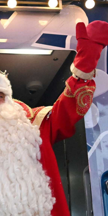 Дед Мороз в поезде