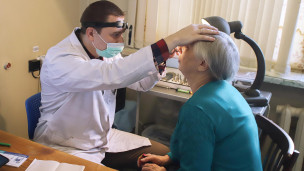 Пациентка во время приема у врача