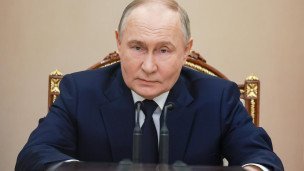 Владимир Путин во время совещания