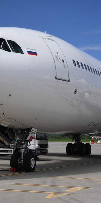 Самолет перед вылетом 