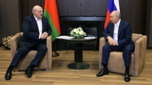 Президент РФ Владимир Путин и президент Белоруссии Александр Лукашенко во время встречи.