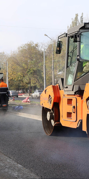 Дорожная техника во время ремонта дорог 