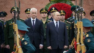 prezident-rf-vladimir-putin-na-ceremonii-vozlozheniya