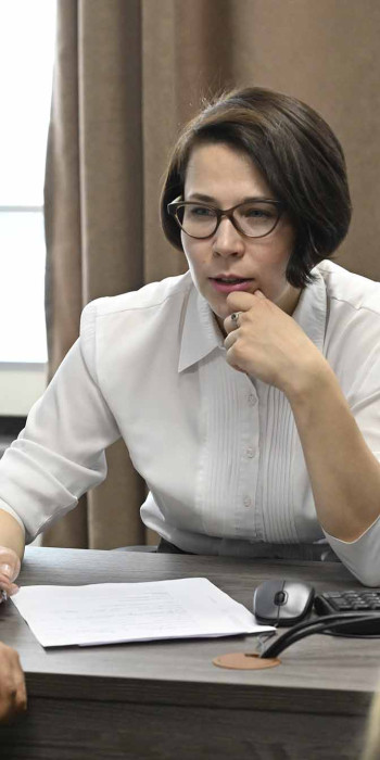 участник сво на приеме в социальном центре