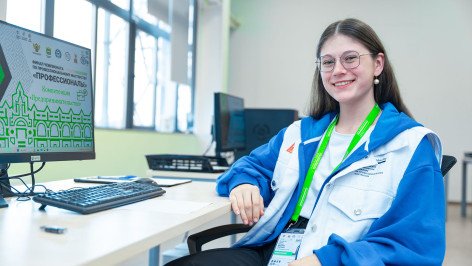 Студент коледжа на занятии