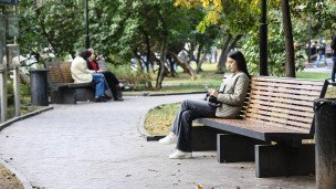 Горожане в одном из скверов города