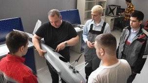 Studenty-prohodyat-obuchenie-po-specialnosti-operator-dronov 