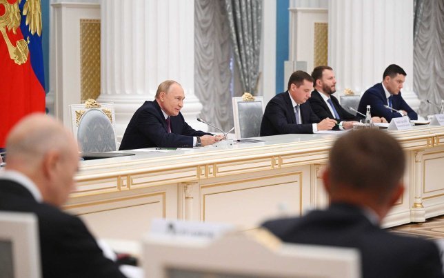 Президент РФ Владимир Путин проводит заседание Государственного совета