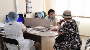 Женщина на приеме у врача