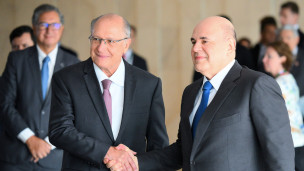 Председатель правительства РФ Михаил Мишустин и вице-президент Бразилии Жералду Алкмин