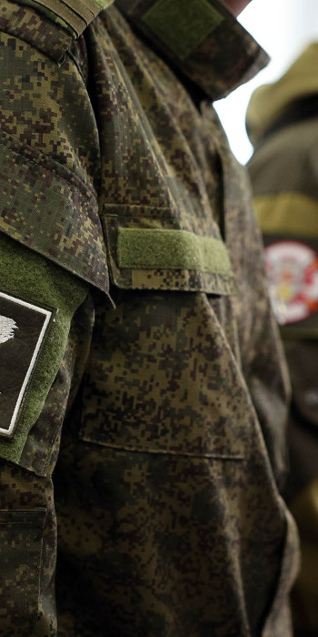 военнослужащие