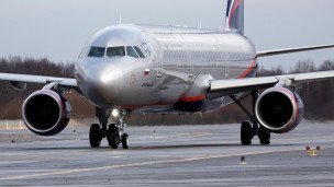 Самолет в аэропорту